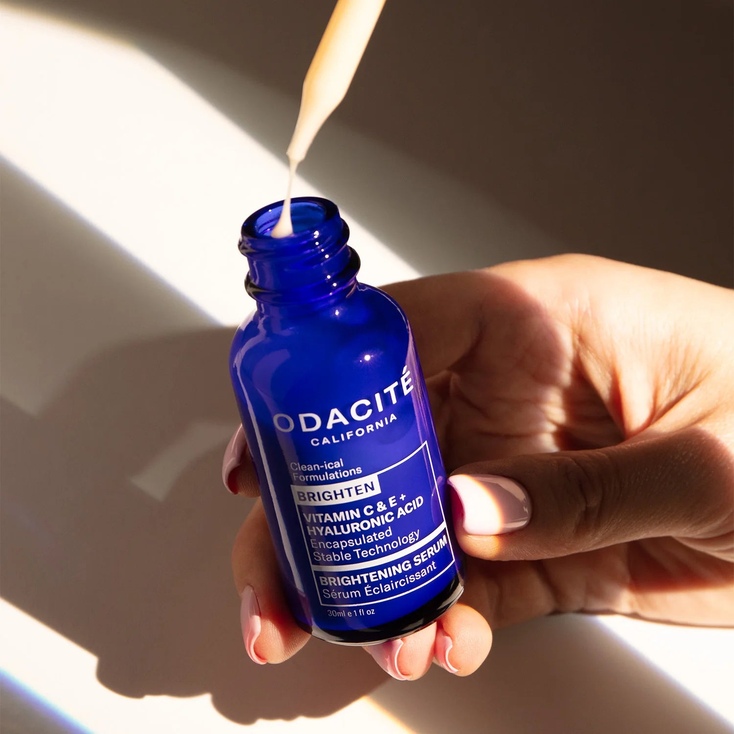 Odacité serum zbardhues me Vitaminë C & E + Acid Hialuronik 30ml